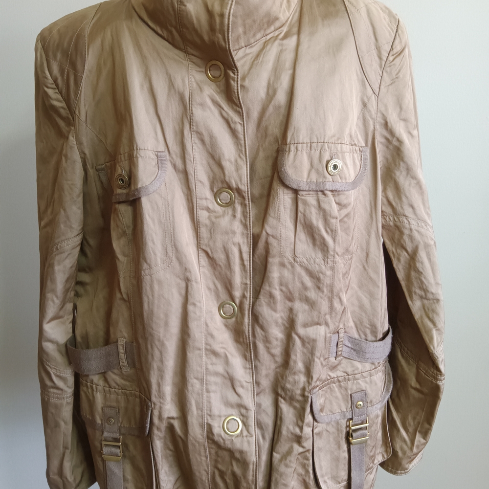 Elegant Tan Women's Blazer